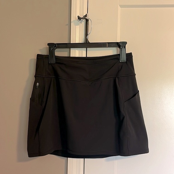 Athleta Action Skort In Dobby 14.5" in Black - Size S - Picture 1 of 11